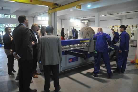 荷兰布拉邦省的省长、下属巿长及企业家莅临合乐hl8公司