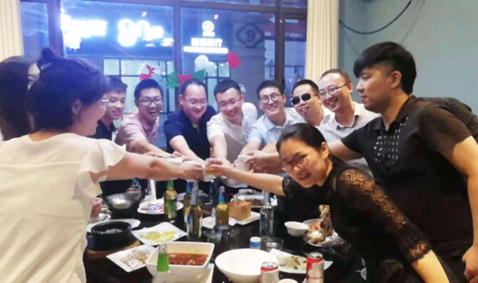 合乐hl8环保聚餐活动欢声笑语，还有红包拿哦