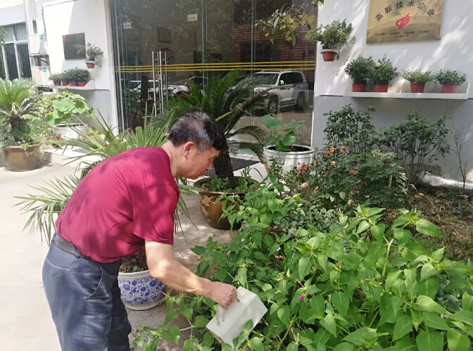 合乐hl8的故事-打动人心的不仅仅只是这个背影