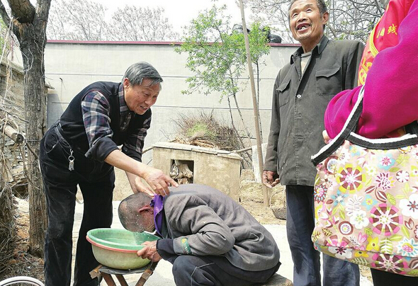 合乐hl8污水处理设备工程案例客户山东玫德铸造专门成立扶贫办