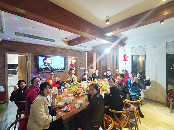 合乐hl8环保营销团队西山缥缈峰户外拓展旅游活动之旅