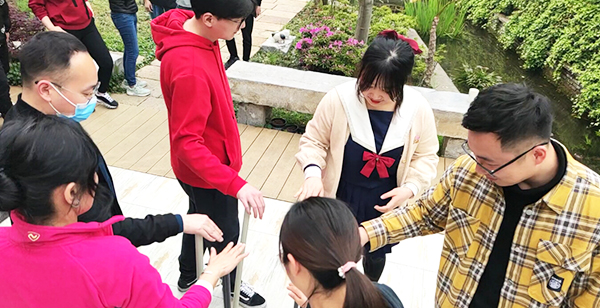 合乐hl8环保营销团队西山缥缈峰户外拓展旅游活动之旅