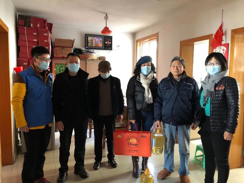合乐hl8环保关爱孤寡老人 情暖新春佳节