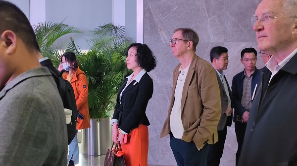 合乐hl8与苏州企业家一同到访重庆两江新区，共探数字经济和生态发展前沿 