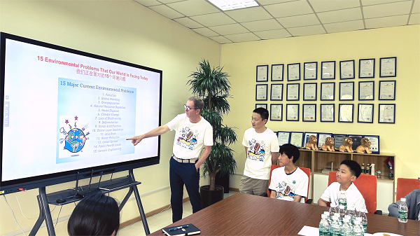 合乐hl8总经理Joseph Wolters先生为孩子们带来了精彩的环保讲座，让孩子们更加深入地了解环保行业的发展和前景。